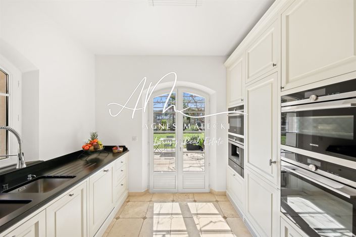 Image No.9-4 Bed House for sale