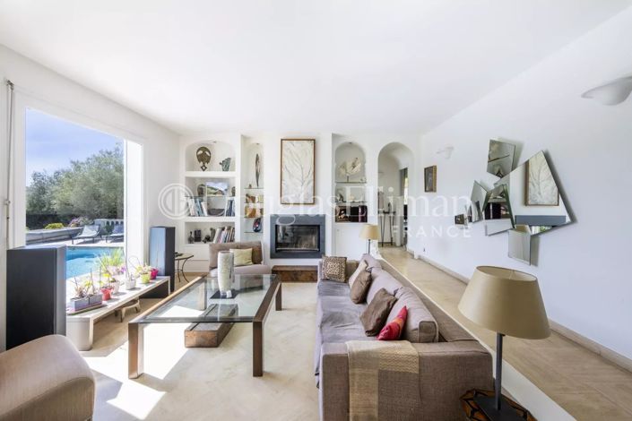 Image No.4-5 Bed House for sale