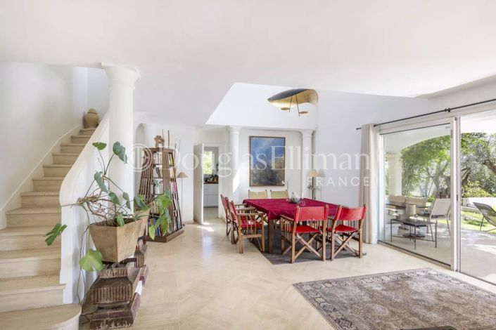 Image No.5-5 Bed House for sale