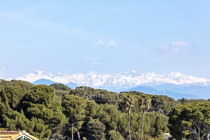 Image No.20-3 Bed Apartment for sale