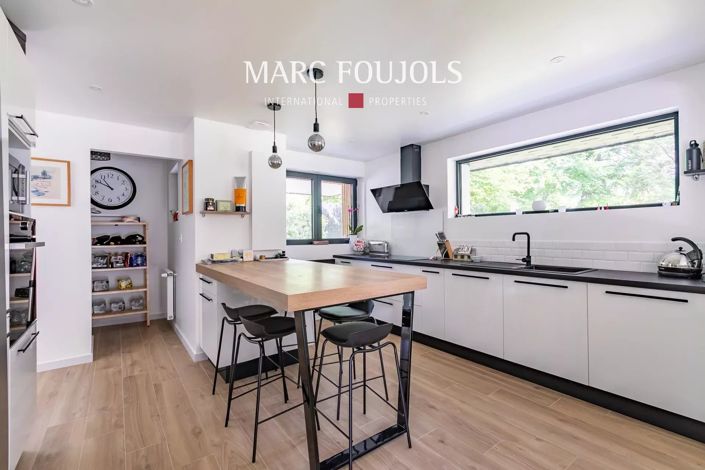 Image No.18-4 Bed House for sale