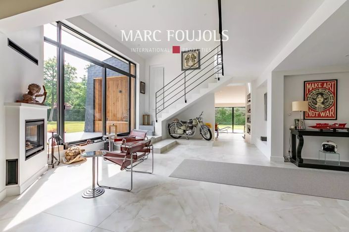 Image No.8-4 Bed House for sale