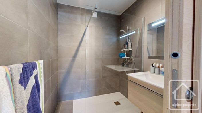 Image No.19-2 Bed Apartment for sale