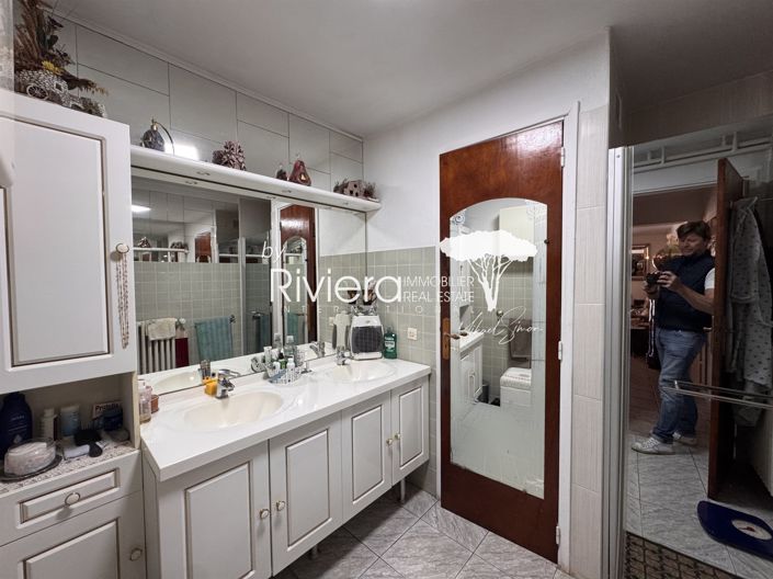 Image No.18-7 Bed House for sale