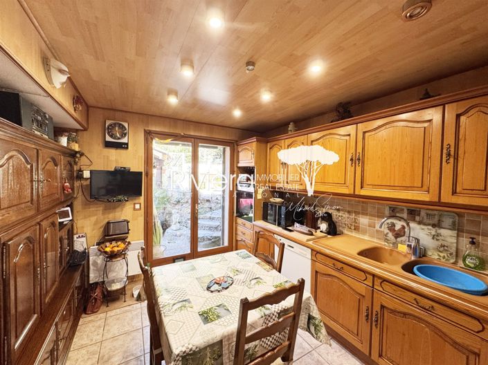 Image No.28-7 Bed House for sale