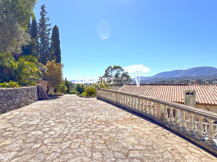 Image No.30-7 Bed House for sale