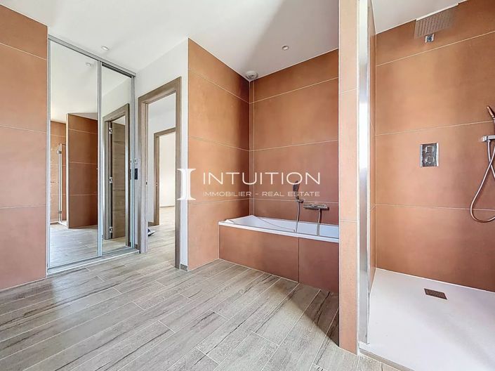 Image No.24-3 Bed House for sale