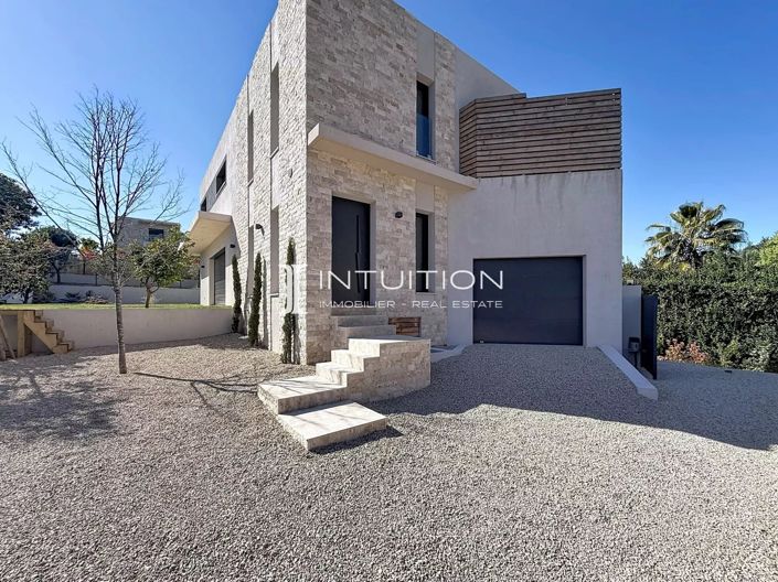 Image No.29-3 Bed House for sale