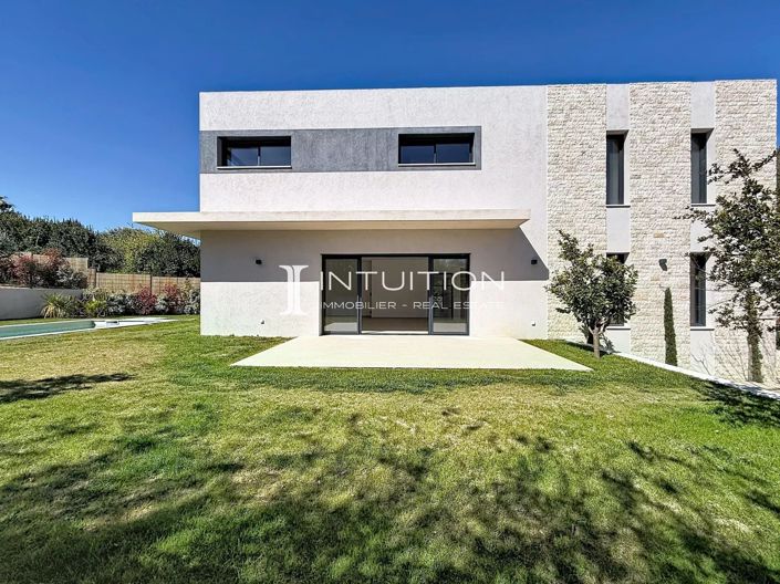 Image No.4-3 Bed House for sale