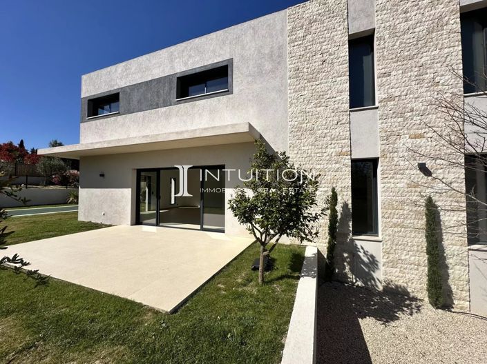 Image No.5-3 Bed House for sale