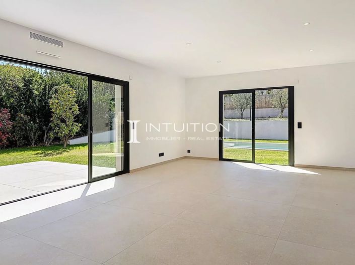 Image No.8-3 Bed House for sale