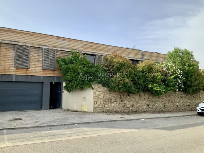 Image No.2-4 Bed House for sale