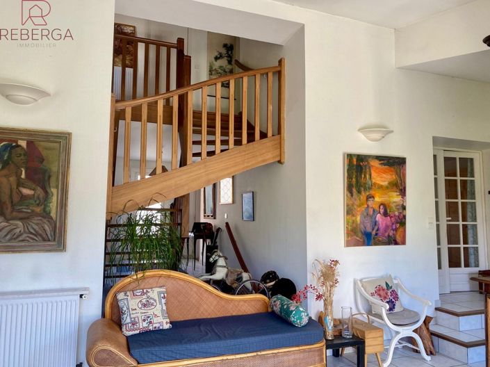 Image No.10-3 Bed House for sale