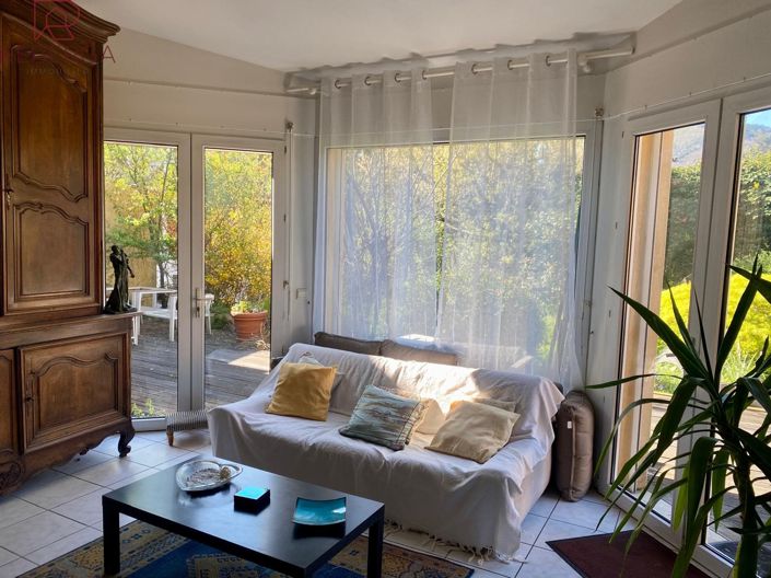 Image No.6-3 Bed House for sale