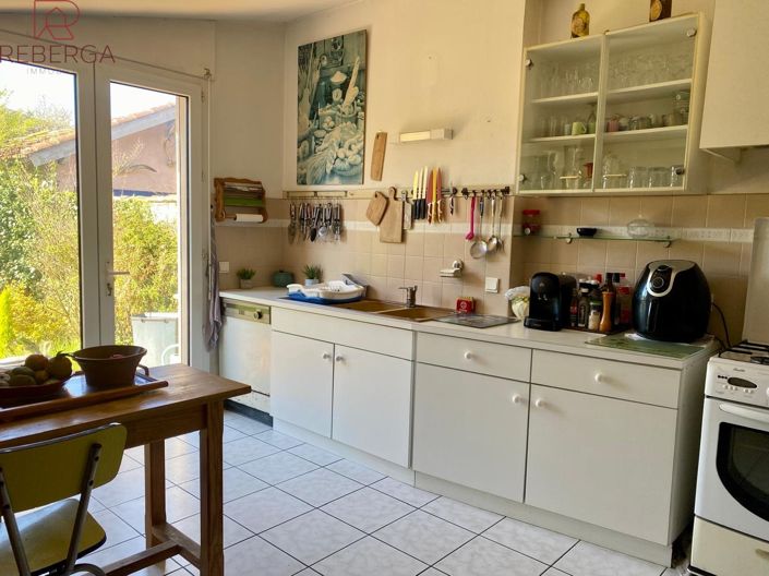 Image No.9-3 Bed House for sale