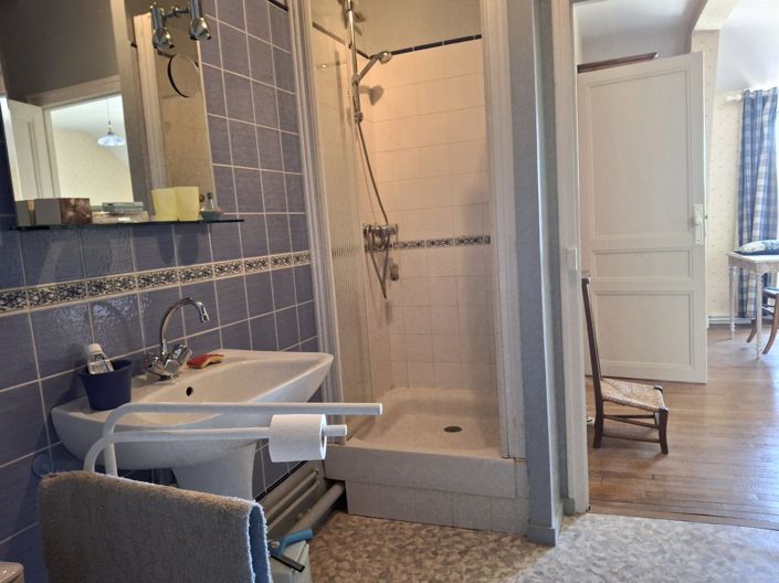 Image No.17-6 Bed House for sale