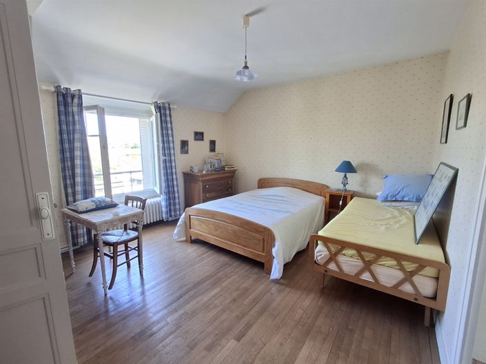 Image No.18-6 Bed House for sale