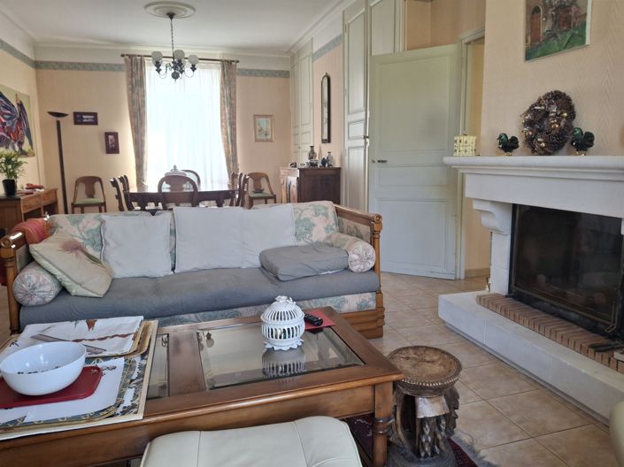 Image No.21-6 Bed House for sale