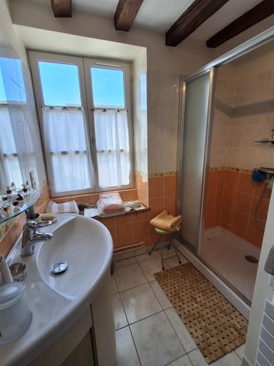 Image No.25-6 Bed House for sale