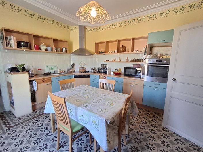 Image No.4-6 Bed House for sale