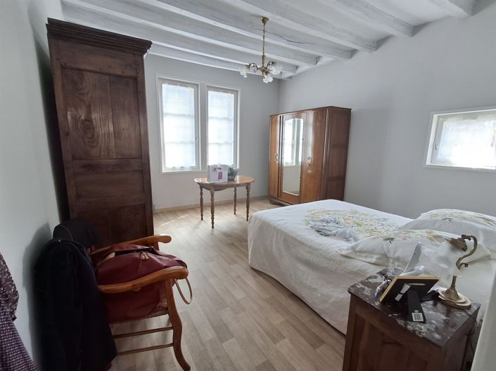 Image No.6-6 Bed House for sale