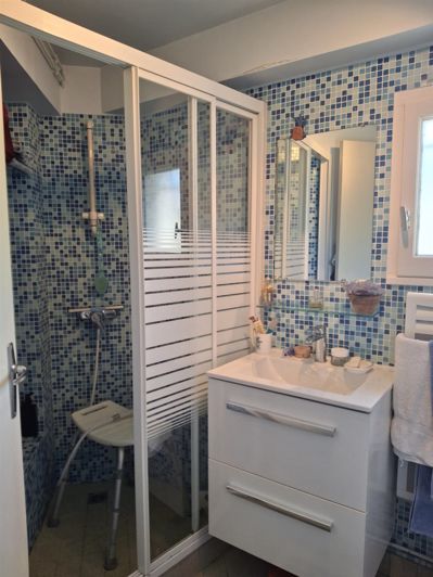 Image No.9-6 Bed House for sale