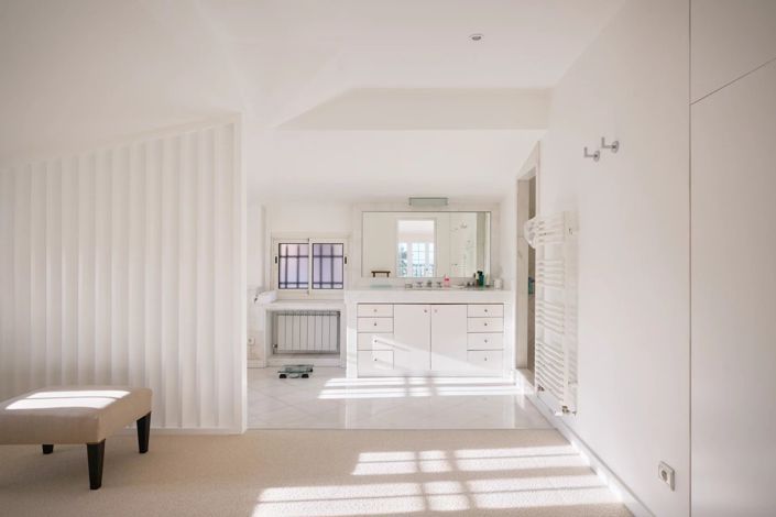 Image No.8-13 Bed House for sale