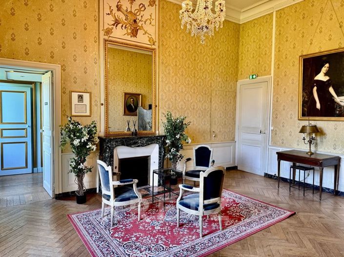 Image No.10-16 Bed Property for sale