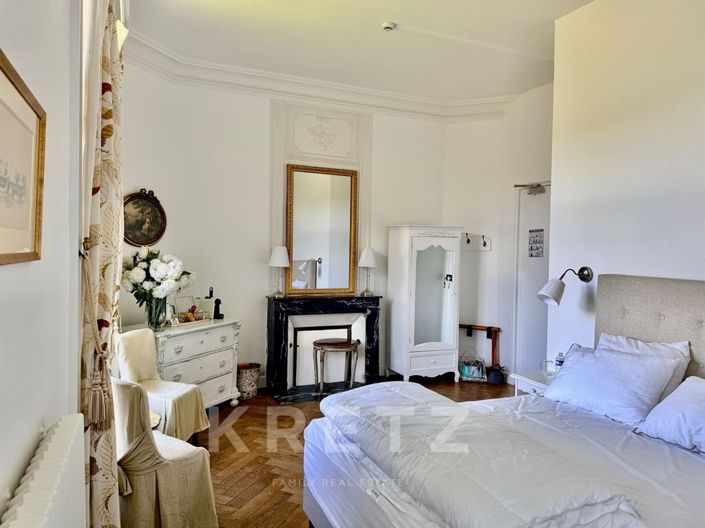 Image No.16-16 Bed Property for sale