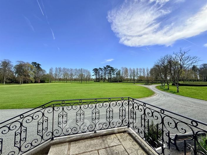 Image No.17-16 Bed Property for sale