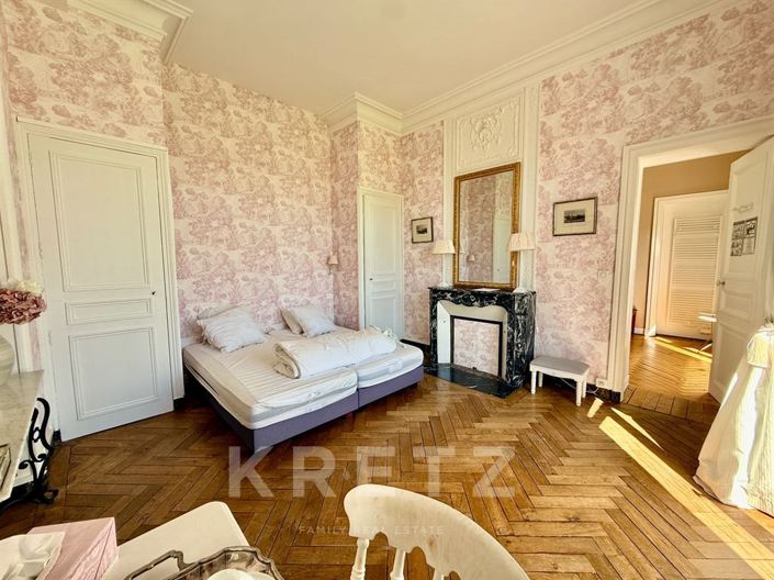 Image No.19-16 Bed Property for sale