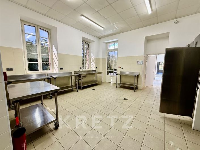 Image No.22-16 Bed Property for sale