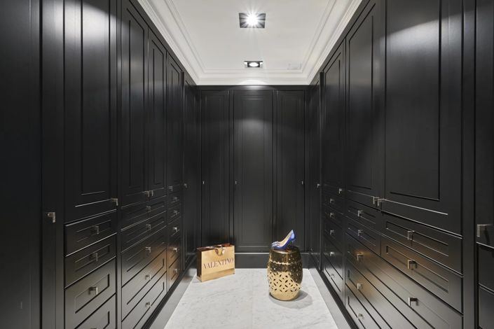 Image No.10-6 Bed House for sale