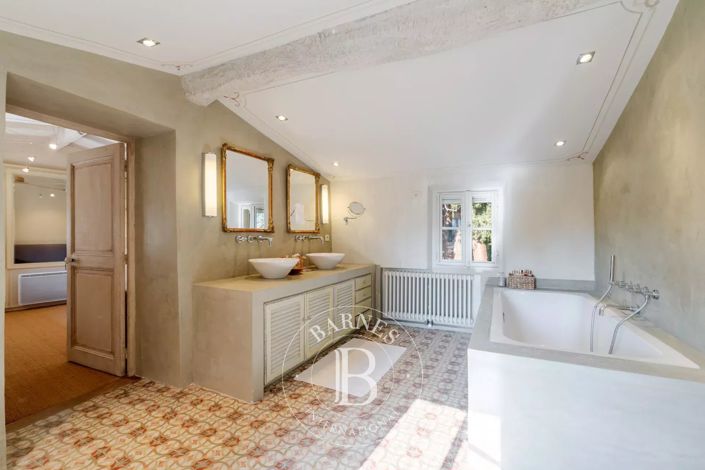 Image No.12-3 Bed House for sale