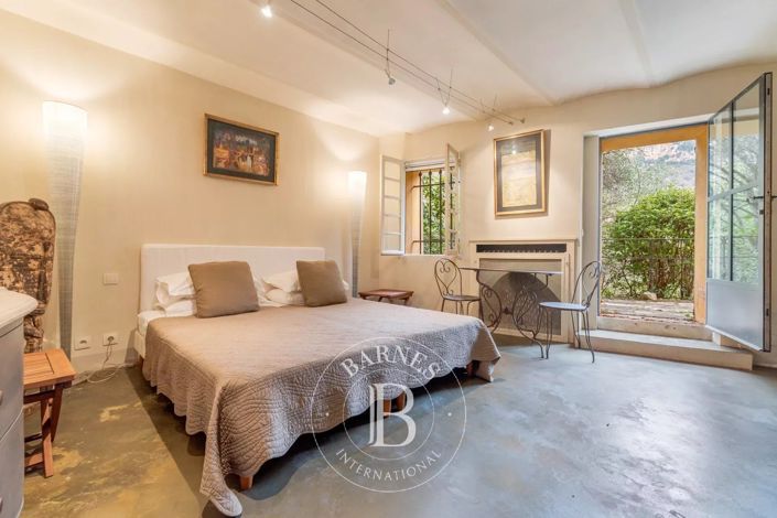 Image No.16-4 Bed House for sale