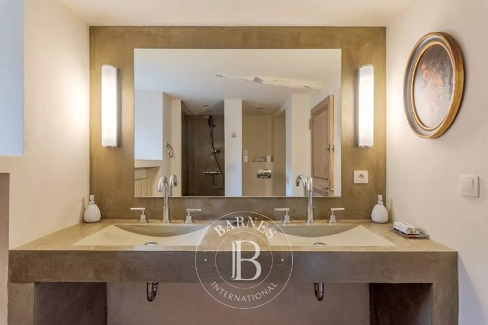 Image No.17-3 Bed House for sale