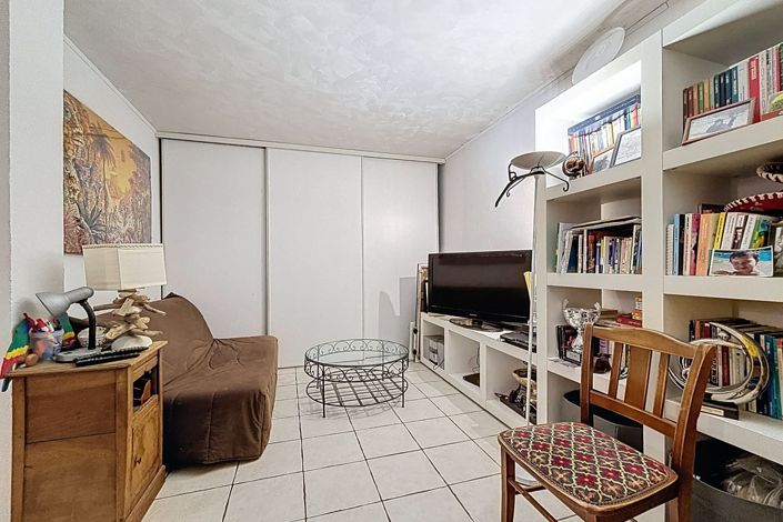 Image No.16-5 Bed House for sale