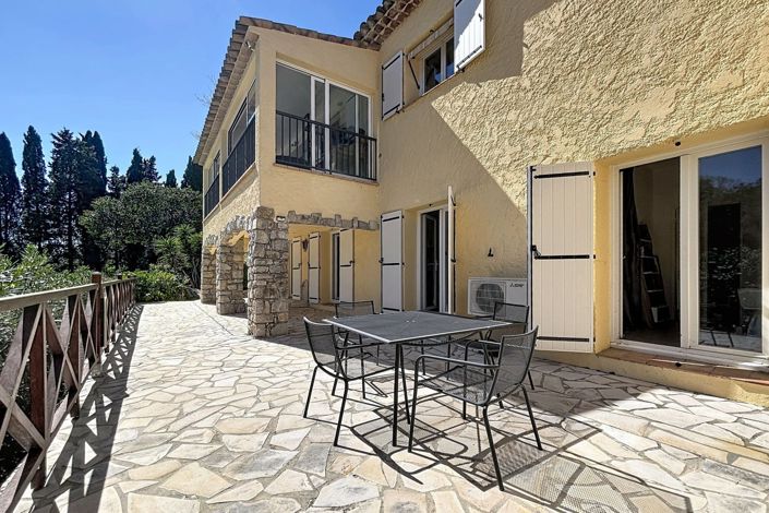 Image No.18-5 Bed House for sale