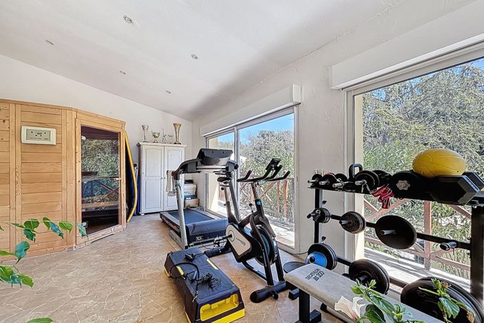 Image No.5-5 Bed House for sale