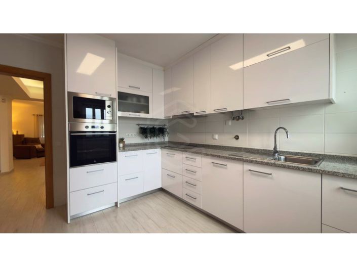 Image No.10-3 Bed House for sale