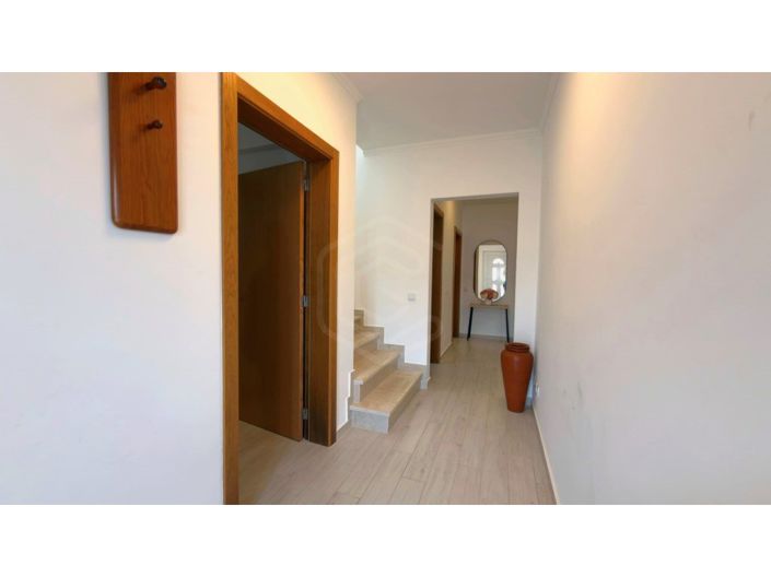 Image No.18-3 Bed House for sale