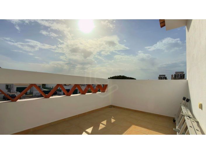 Image No.3-3 Bed House for sale