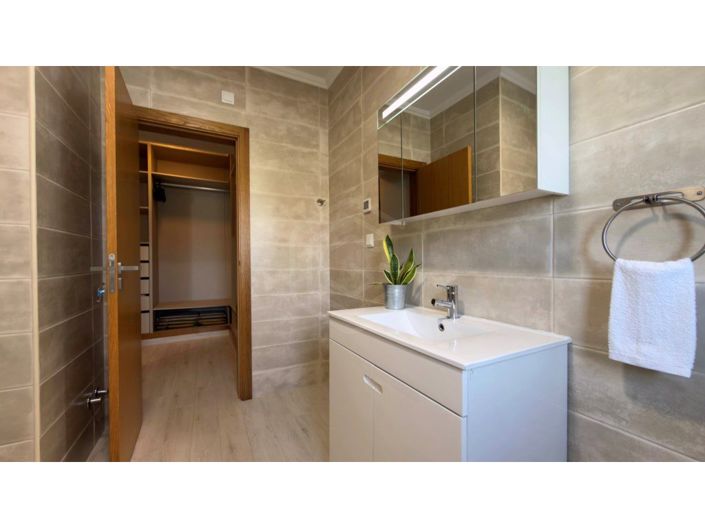 Image No.38-3 Bed House for sale