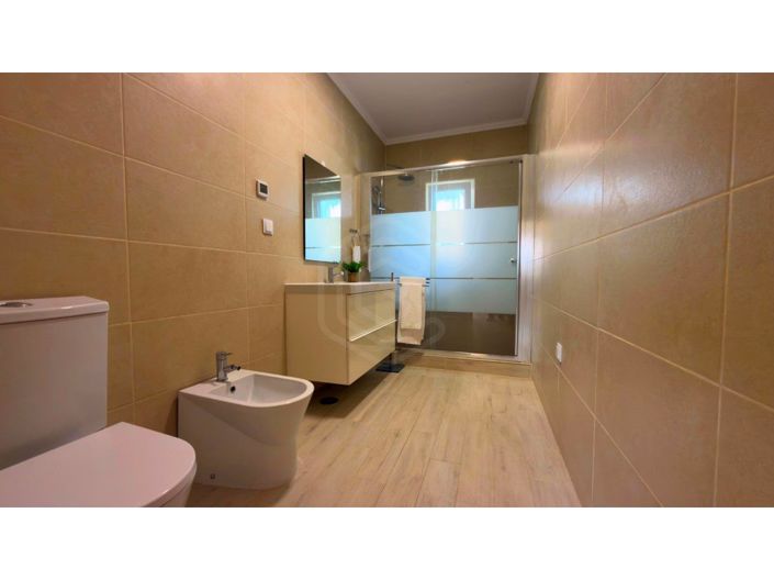 Image No.41-3 Bed House for sale