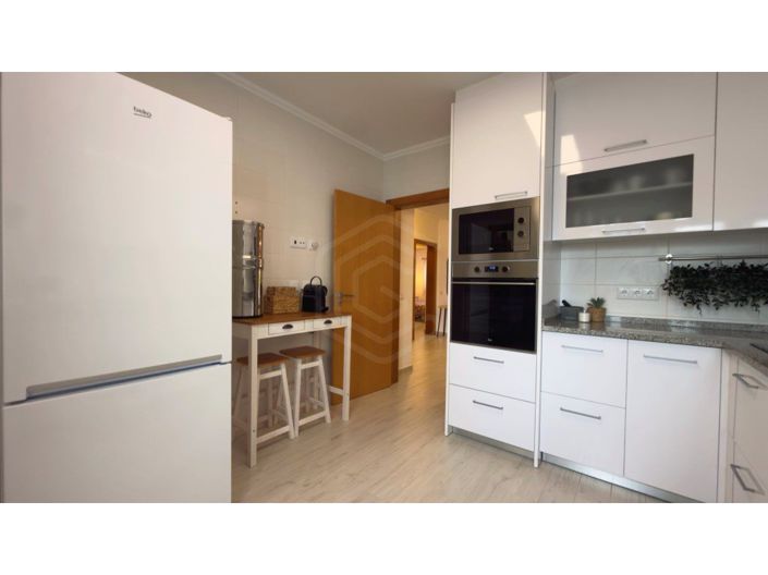 Image No.9-3 Bed House for sale