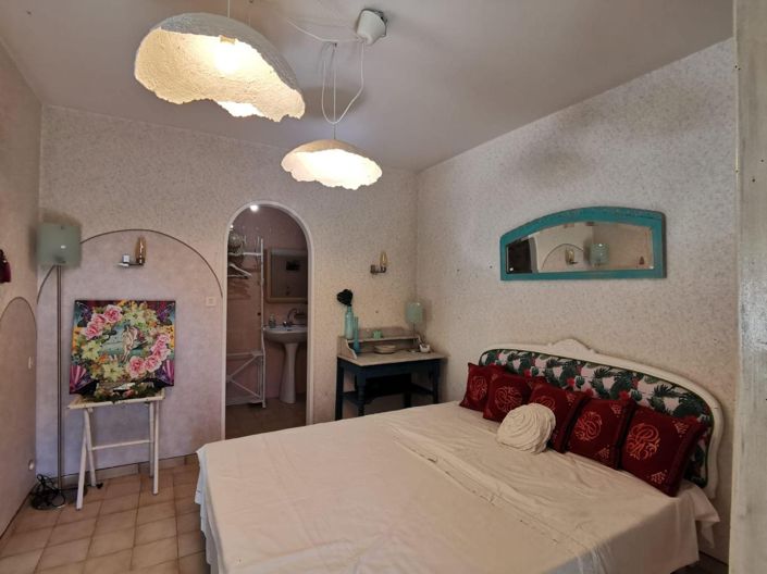 Image No.11-3 Bed House for sale