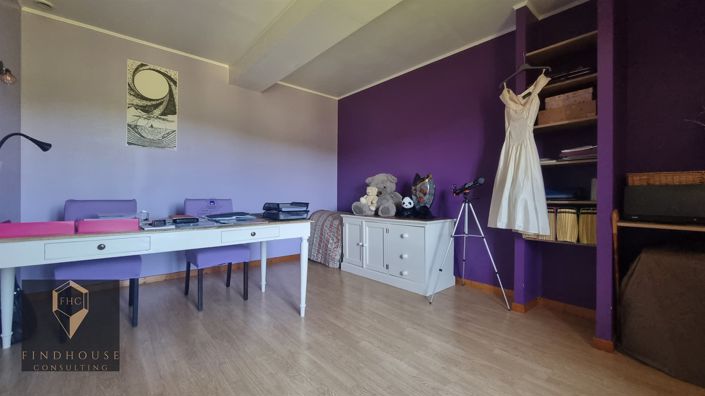 Image No.11-3 Bed House for sale