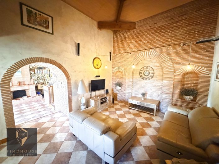Image No.5-3 Bed House for sale