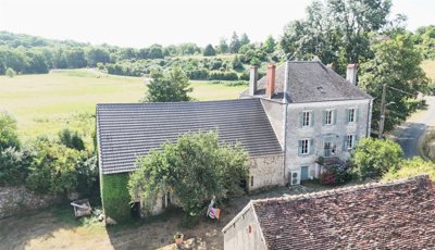 1 - Saint-Benoît-du-Sault, House
