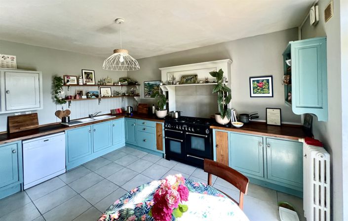 Image No.6-4 Bed House for sale